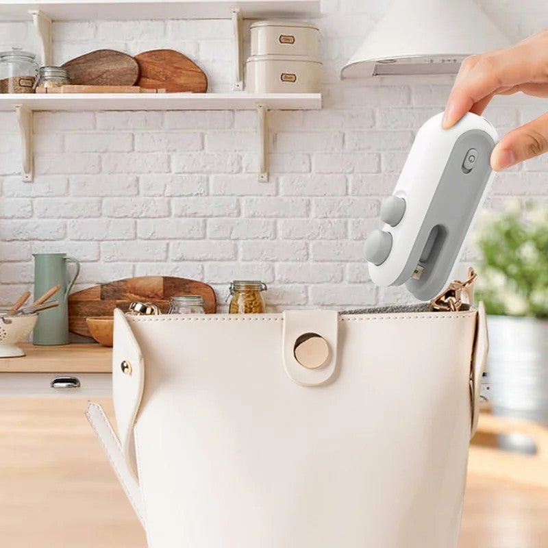 Portable USB Heat Sealer – Lock in Freshness, Anytime!